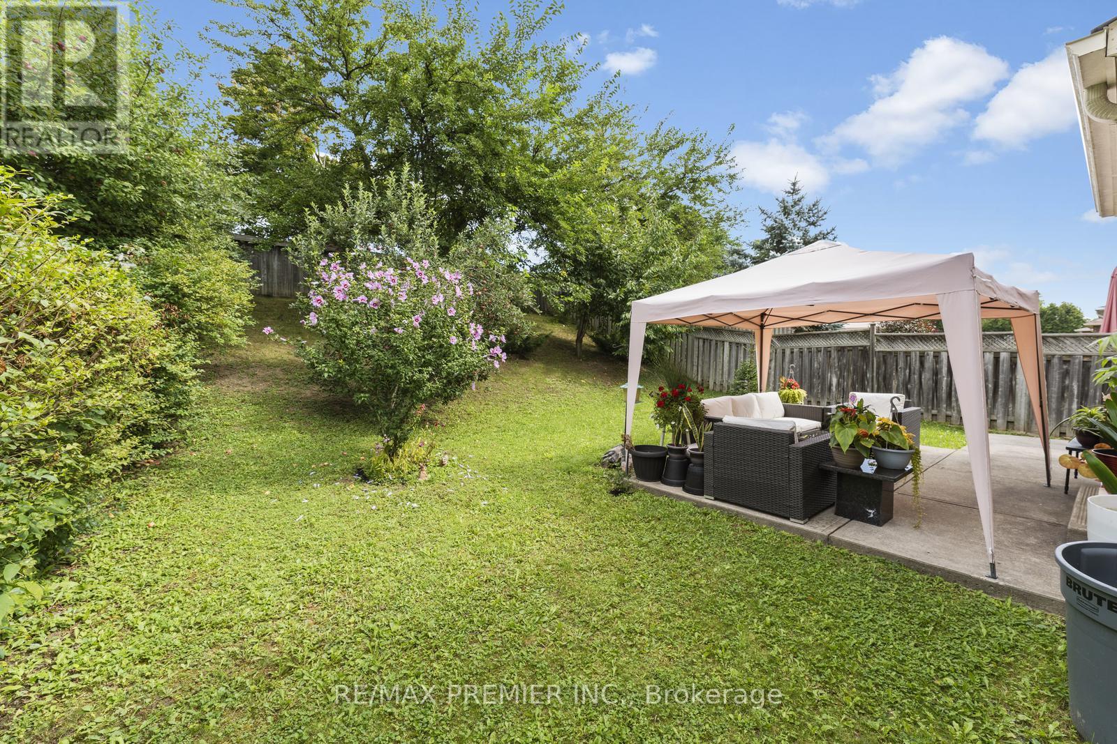 Photo 8 of 127 Oconnor Crescent, Richmond Hill ON