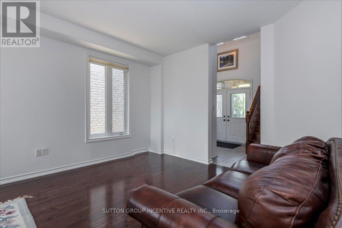 Photo 6 of 169 Birkhall Place, Barrie ON