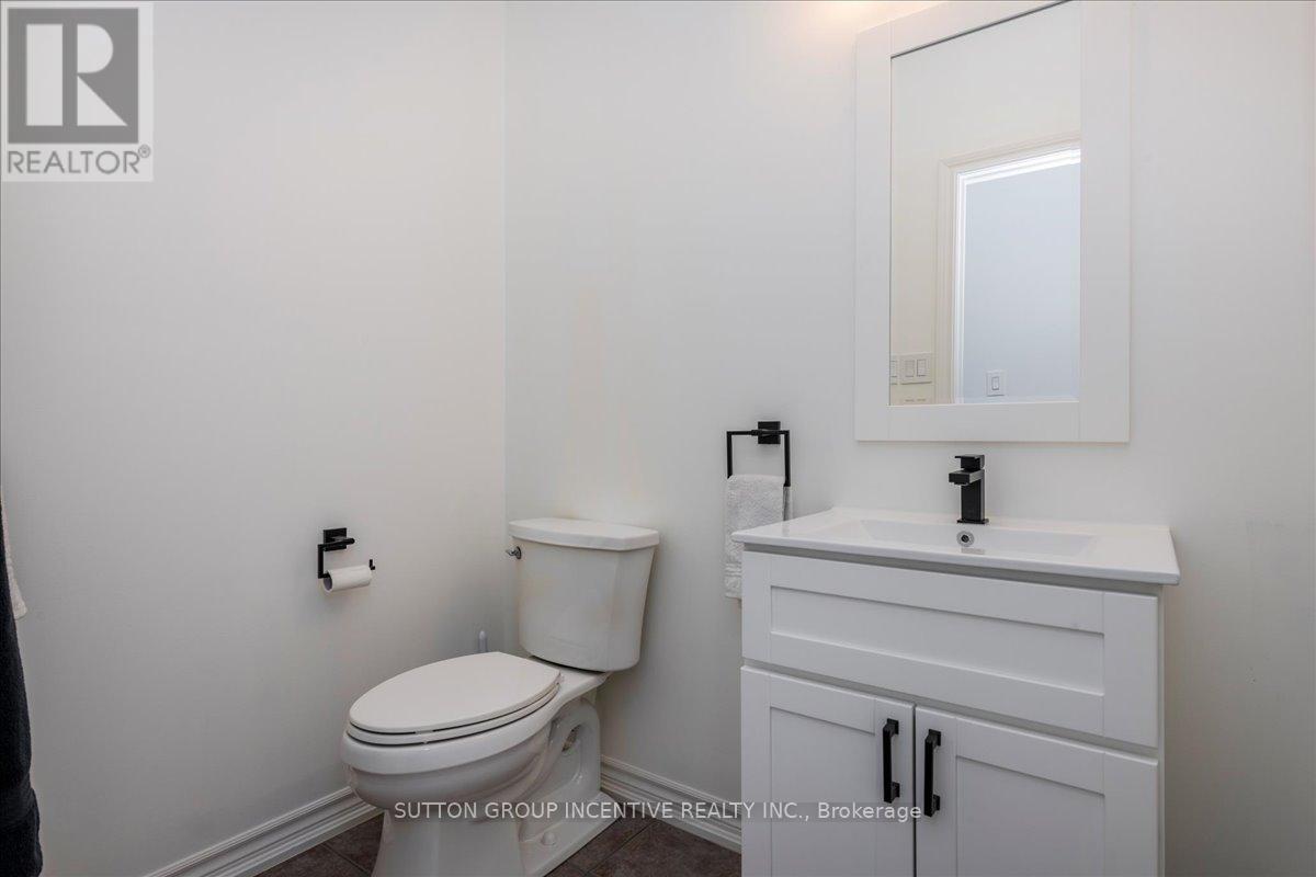 Photo 30 of 169 Birkhall Place, Barrie ON
