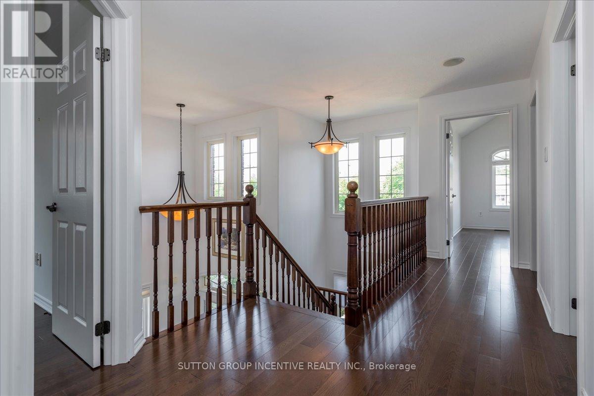 Photo 2 of 169 Birkhall Place, Barrie ON