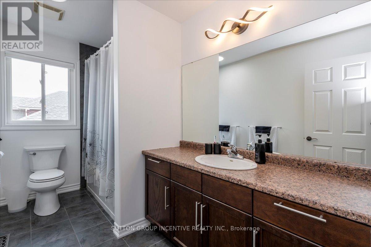 Photo 23 of 169 Birkhall Place, Barrie ON