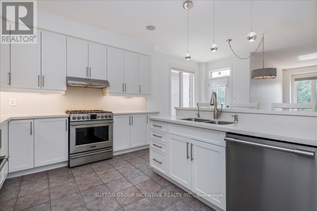 Photo 32 of 169 Birkhall Place, Barrie ON
