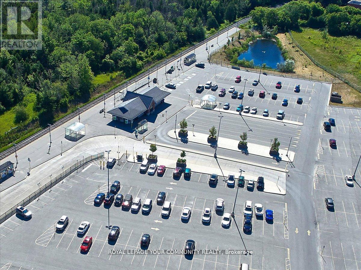 Photo 34 of 181 Succession Crescent, Barrie ON