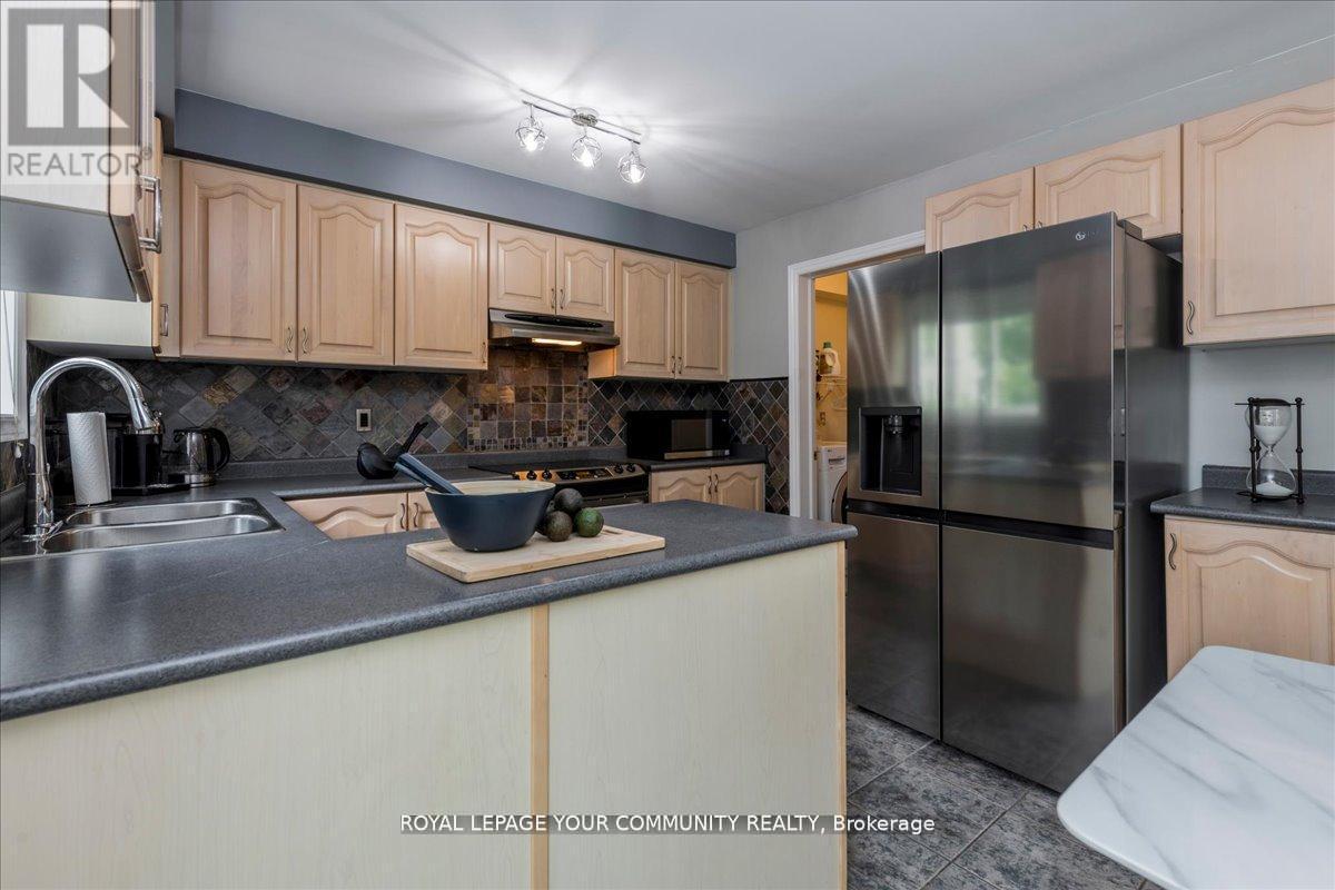 Photo 8 of 181 Succession Crescent, Barrie ON