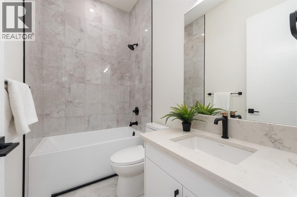 Single Family House for Sale in   Avenue NW West Hillhurst Calgary 