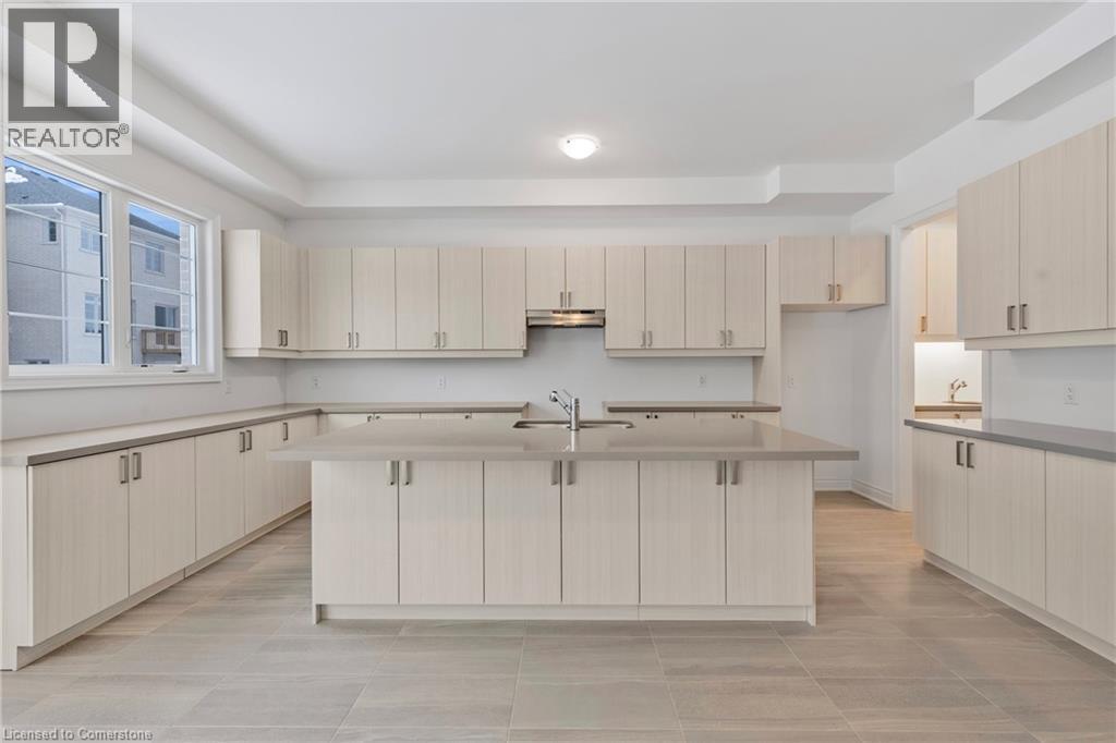 Photo 7 of 117 Rowe Street, Bradford West Gwillimbury ON