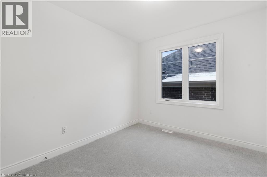 Photo 34 of 117 Rowe Street, Bradford West Gwillimbury ON