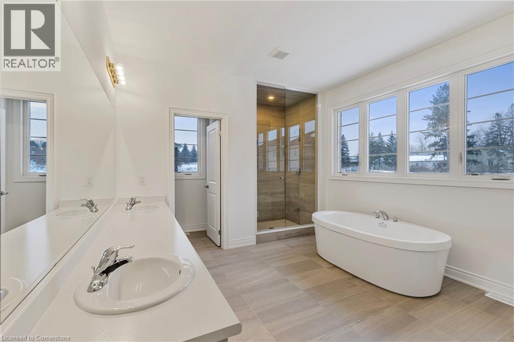 Photo 23 of 117 Rowe Street, Bradford West Gwillimbury ON