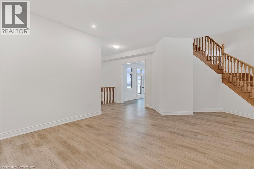 Photo 11 of 117 Rowe Street, Bradford West Gwillimbury ON
