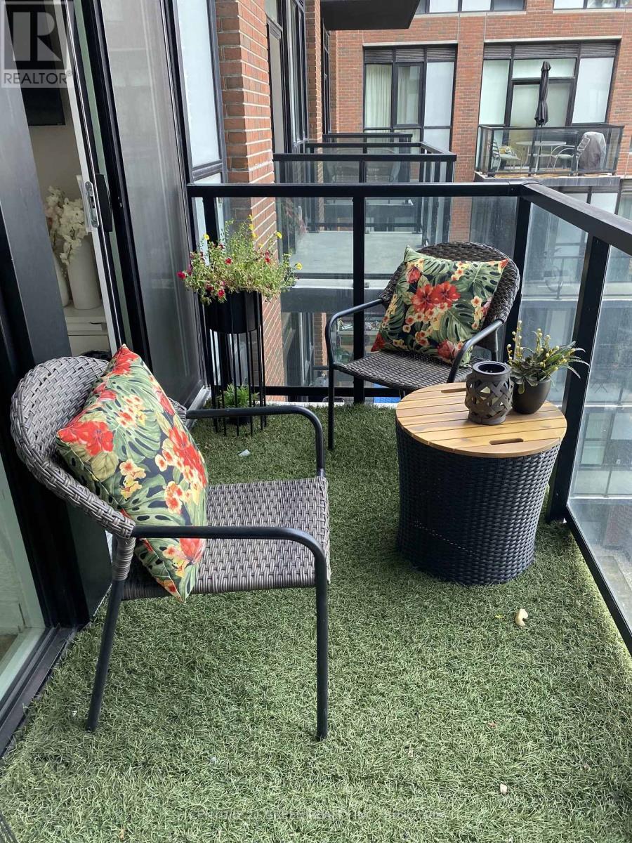 Photo 12 of 613 2300 St Clair Avenue W, Toronto ON
