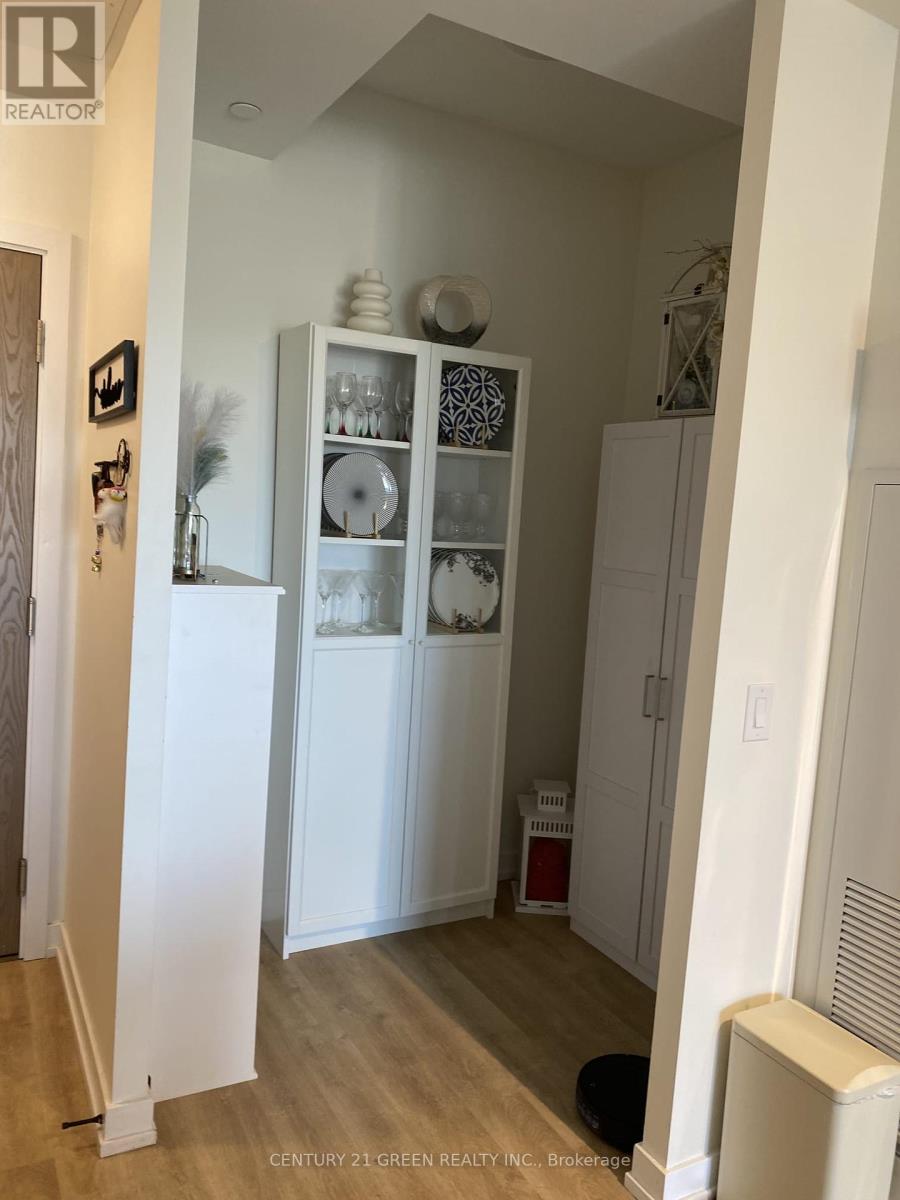 Photo 4 of 613 2300 St Clair Avenue W, Toronto ON