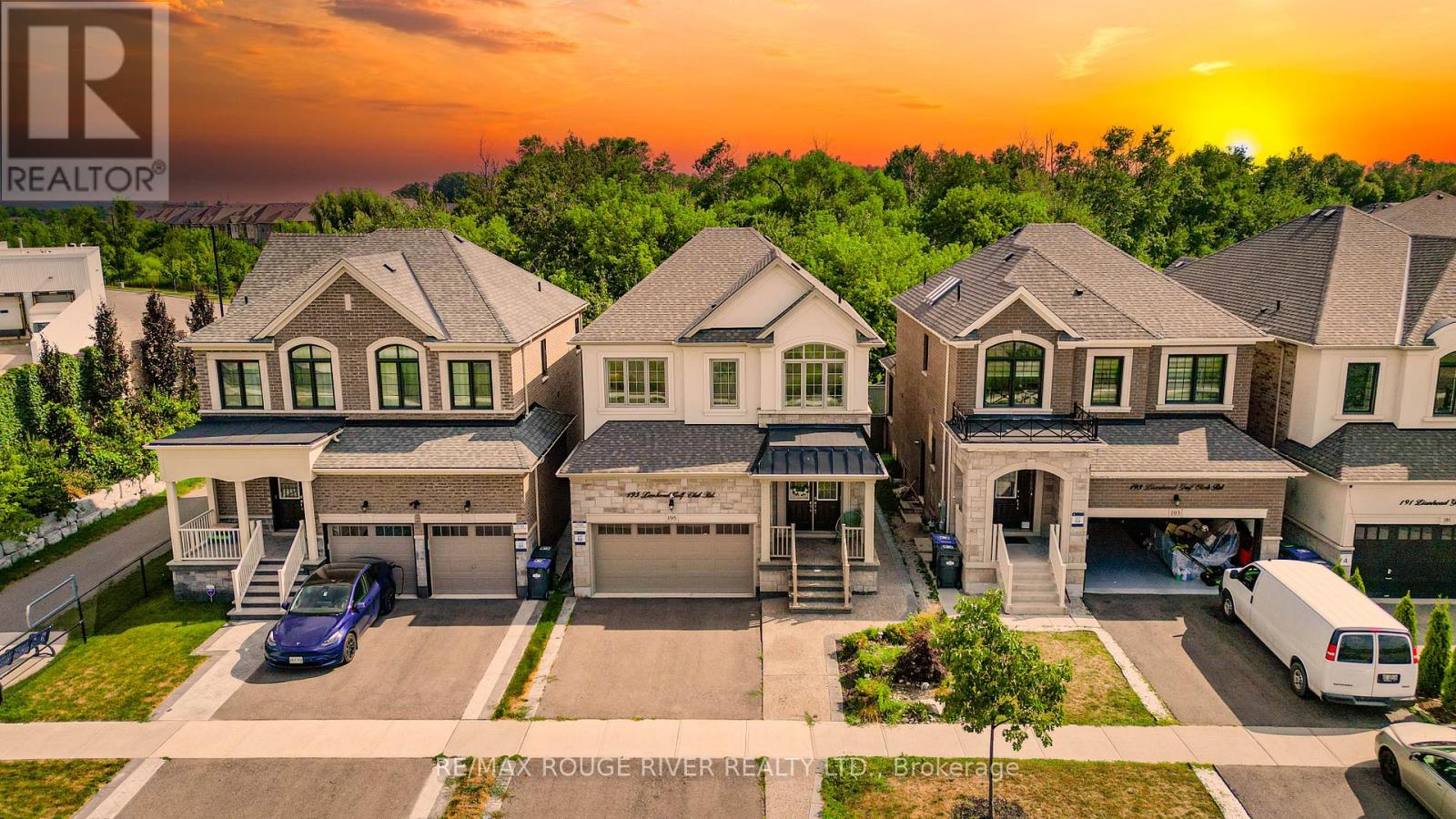 Photo 1 of 195 Lionhead Golf Club Road, Brampton ON