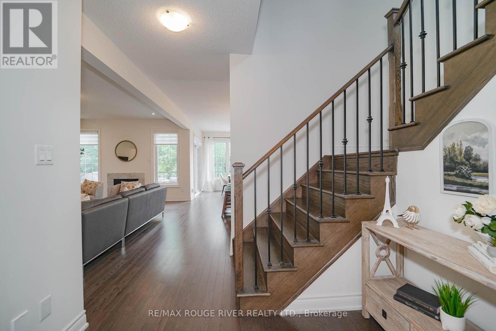 Photo 12 of 195 Lionhead Golf Club Road, Brampton ON