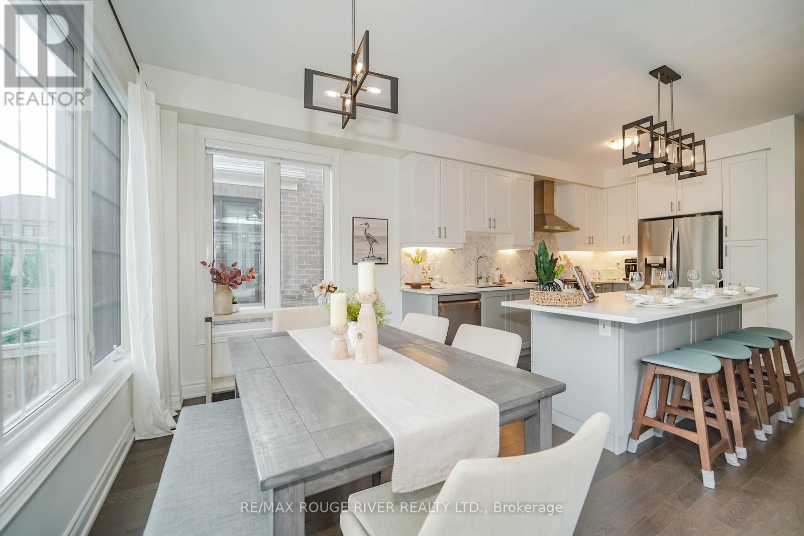 Photo 17 of 195 Lionhead Golf Club Road, Brampton ON