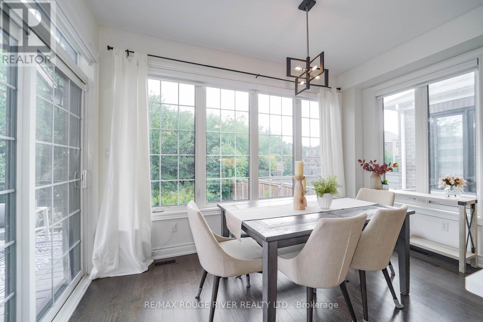 Photo 23 of 195 Lionhead Golf Club Road, Brampton ON
