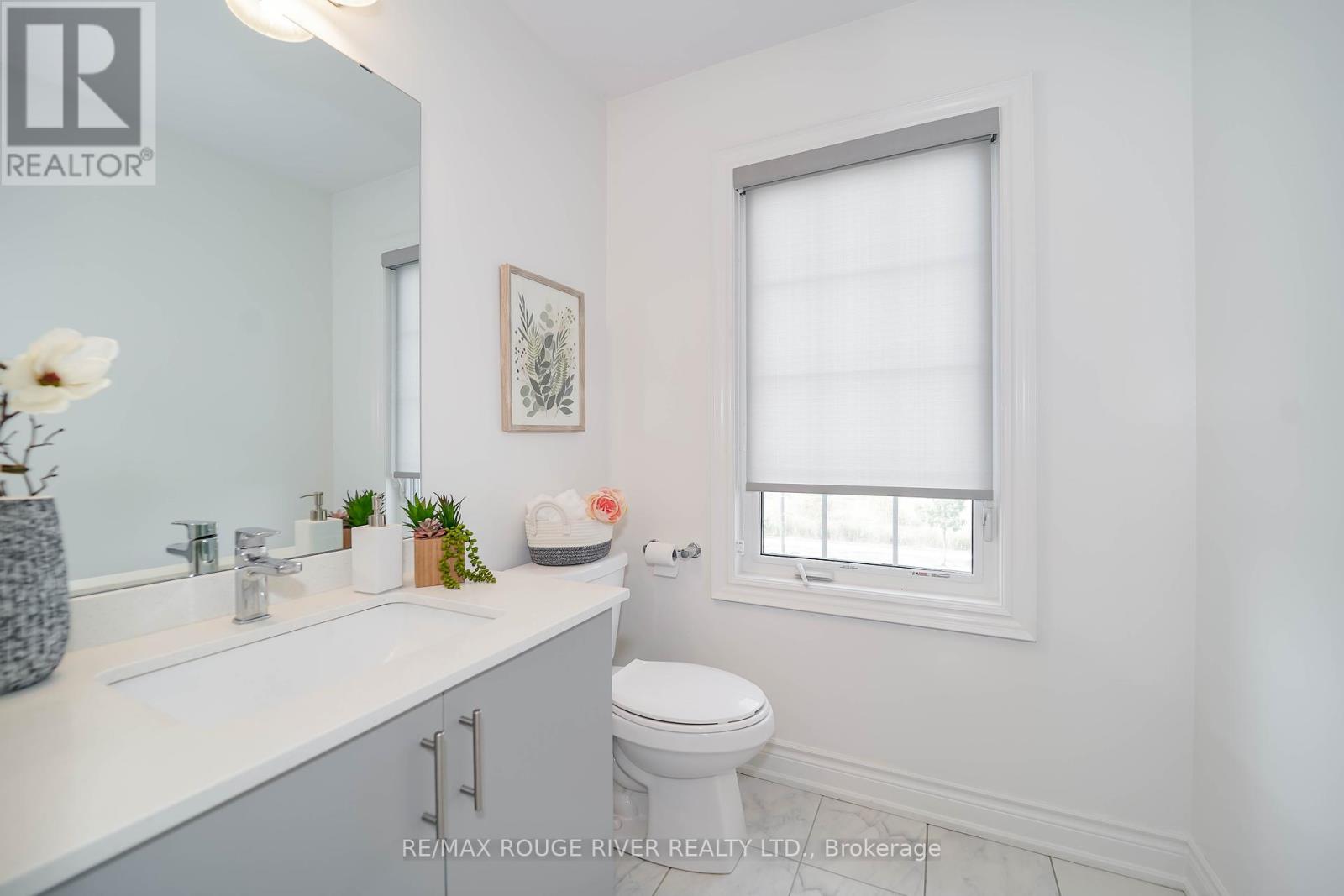 Photo 40 of 195 Lionhead Golf Club Road, Brampton ON
