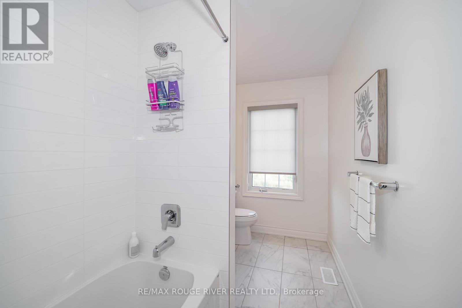 Photo 41 of 195 Lionhead Golf Club Road, Brampton ON