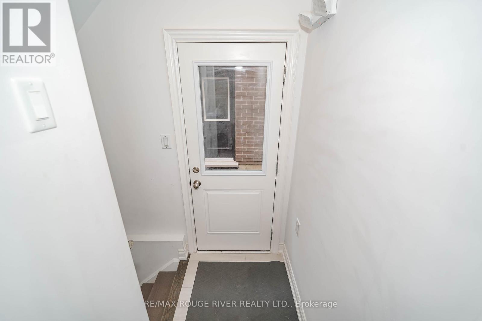 Photo 44 of 195 Lionhead Golf Club Road, Brampton ON