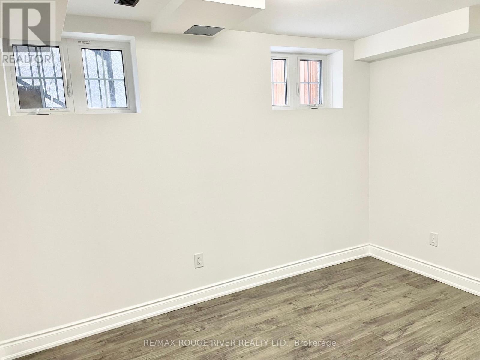 Photo 47 of 195 Lionhead Golf Club Road, Brampton ON