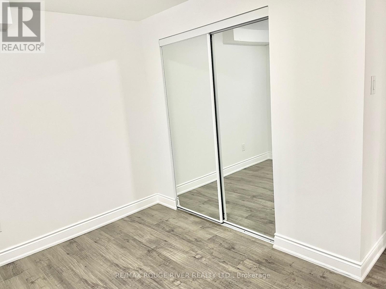 Photo 48 of 195 Lionhead Golf Club Road, Brampton ON