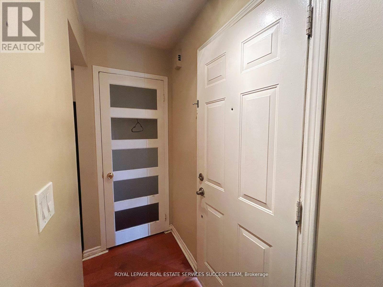Photo 4 of 213 101 Bristol Road E, Mississauga ON