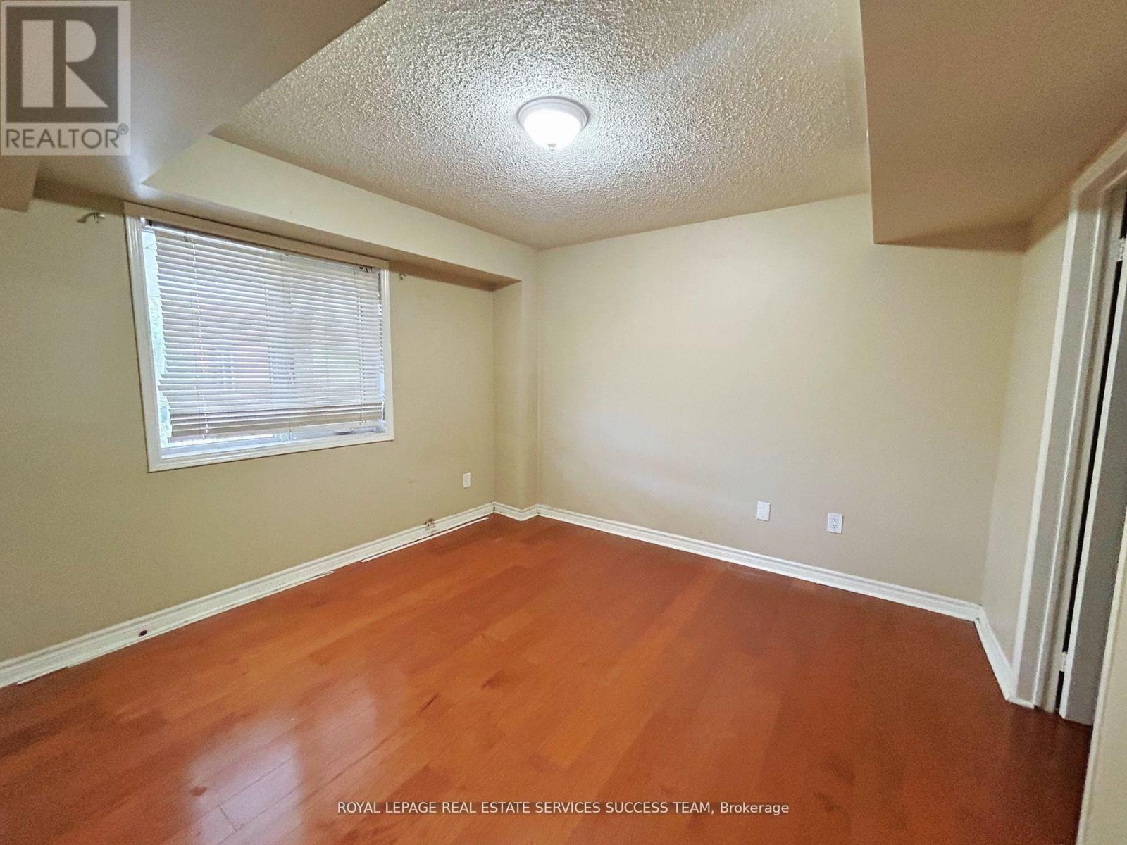 Photo 3 of 213 101 Bristol Road E, Mississauga ON