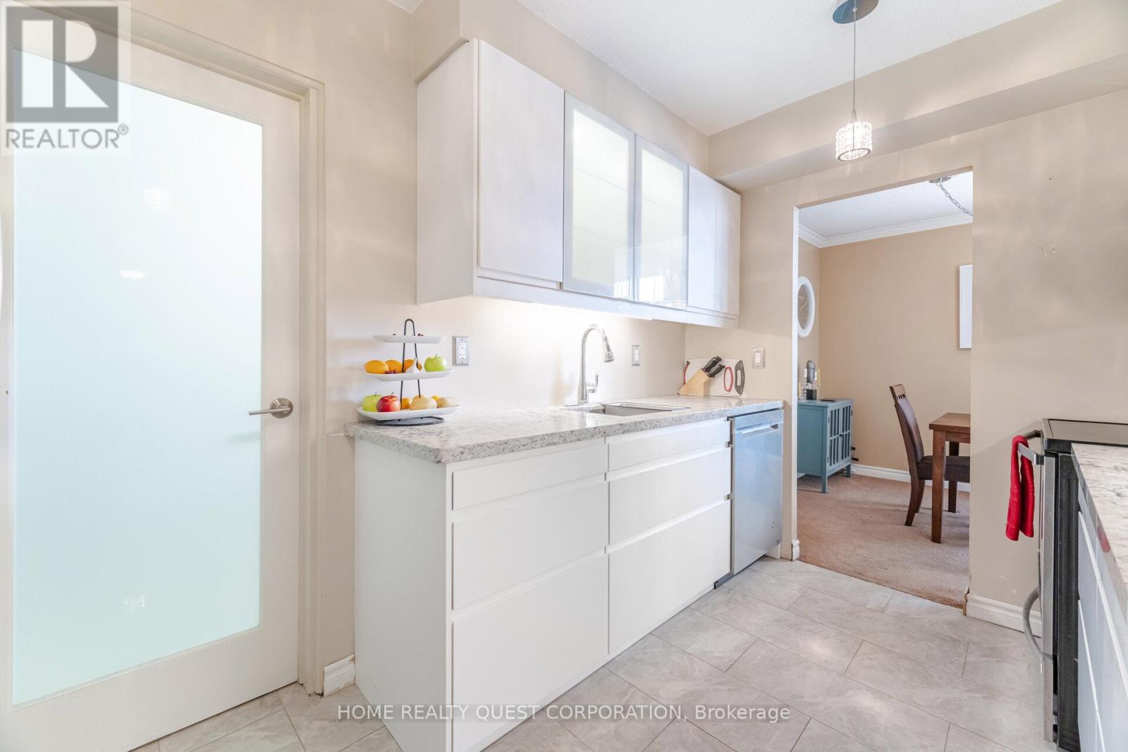 Photo 12 of 510 3170 Kirwin Avenue, Mississauga ON