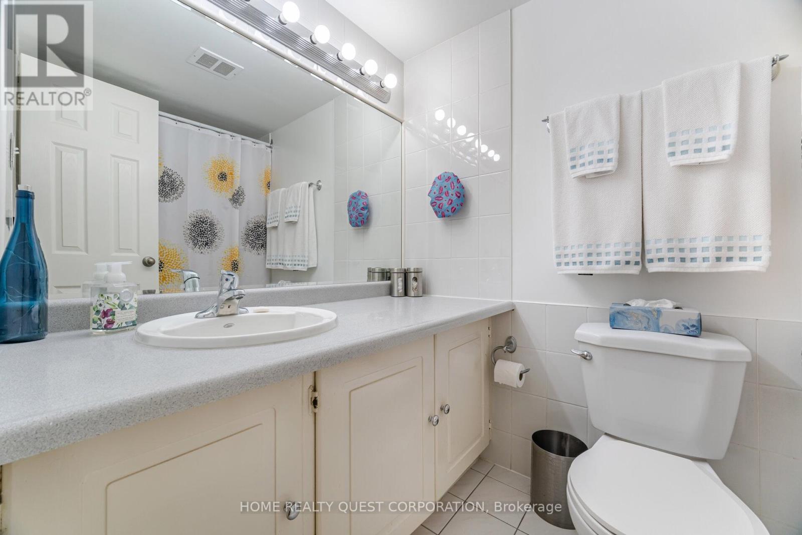 Photo 3 of 510 3170 Kirwin Avenue, Mississauga ON