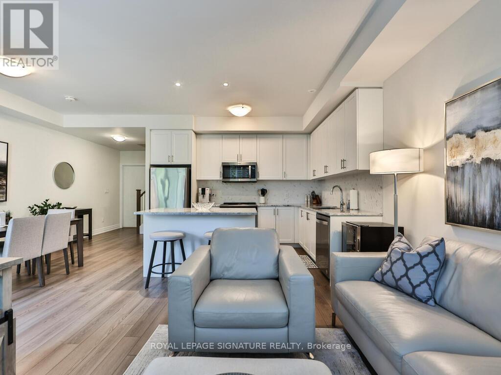 Photo 32 of 212 652 Cricklewood Drive, Mississauga ON
