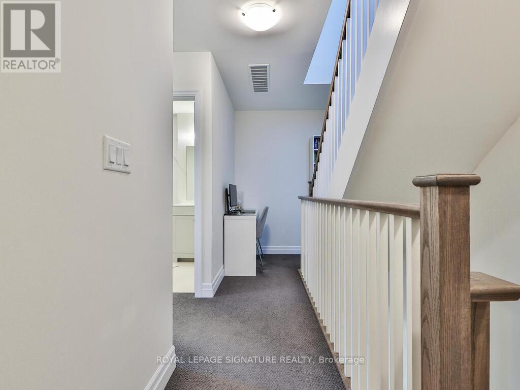 Photo 10 of 212 652 Cricklewood Drive, Mississauga ON