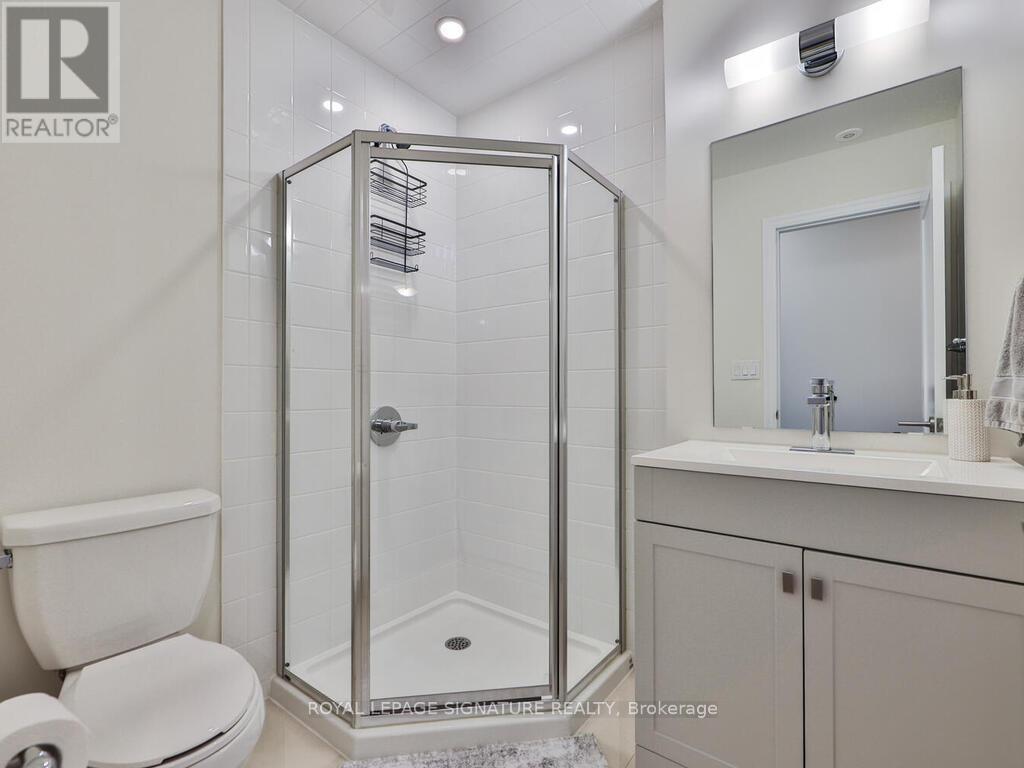 Photo 4 of 212 652 Cricklewood Drive, Mississauga ON