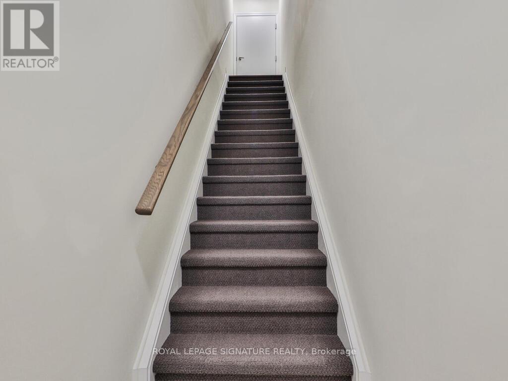 Photo 5 of 212 652 Cricklewood Drive, Mississauga ON