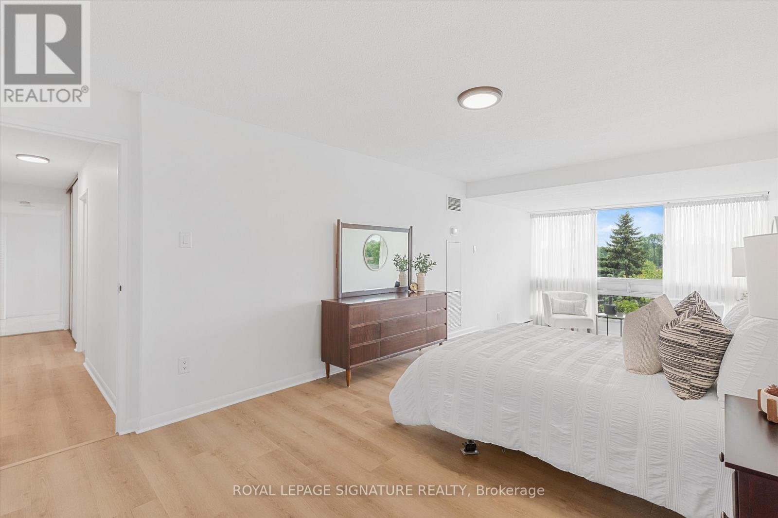 Photo 16 of 604 2185 Marine Drive, Oakville ON