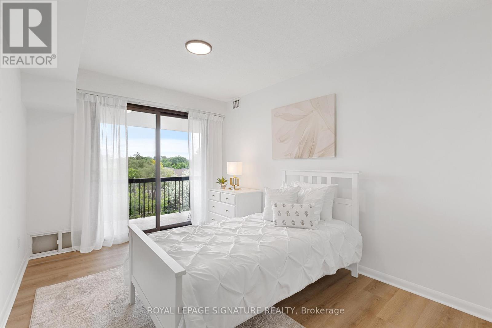Photo 6 of 604 2185 Marine Drive, Oakville ON