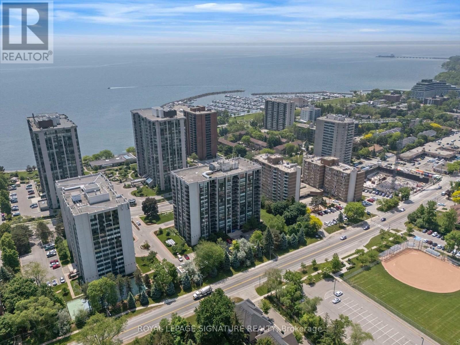 Photo 5 of 604 2185 Marine Drive, Oakville ON