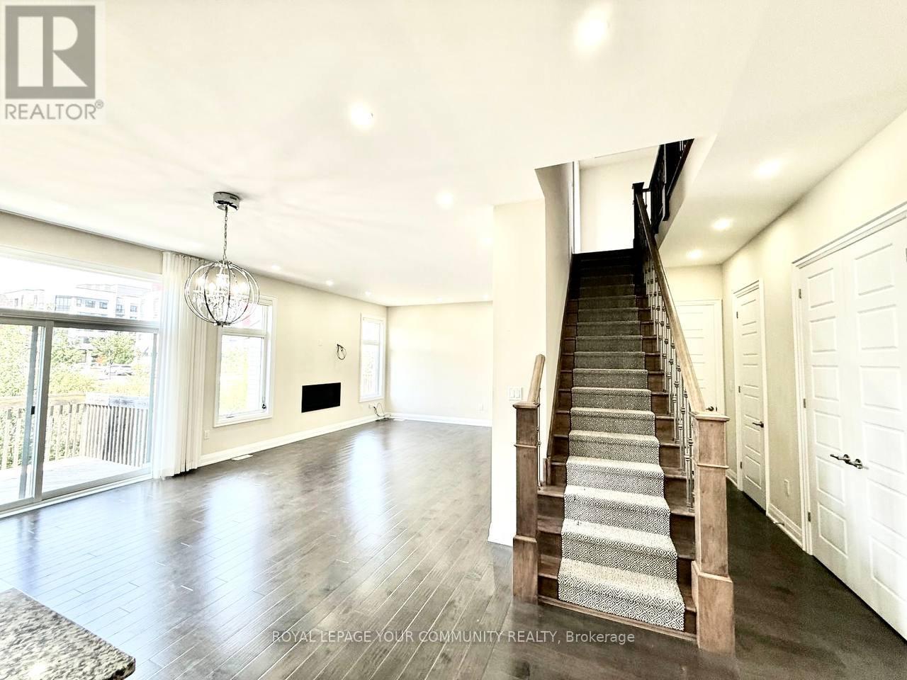 Photo 13 of 3186 Hines Drive, Oakville ON