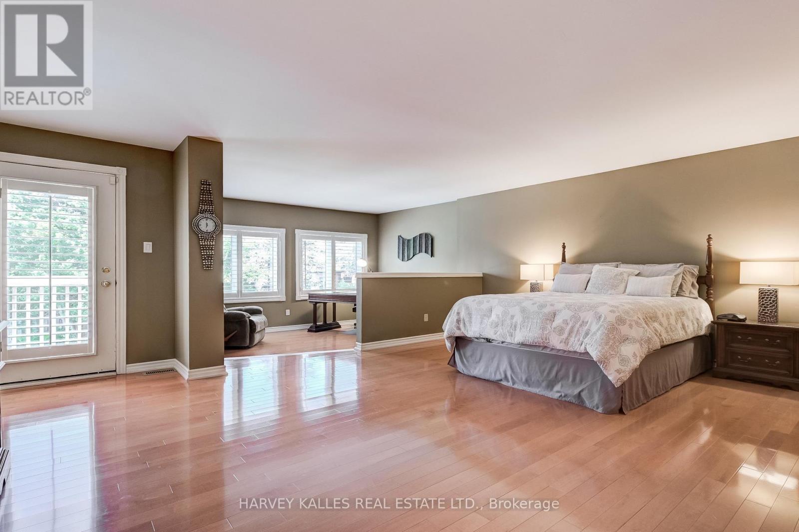 Photo 16 of 5108 Forest Hill Drive, Mississauga ON