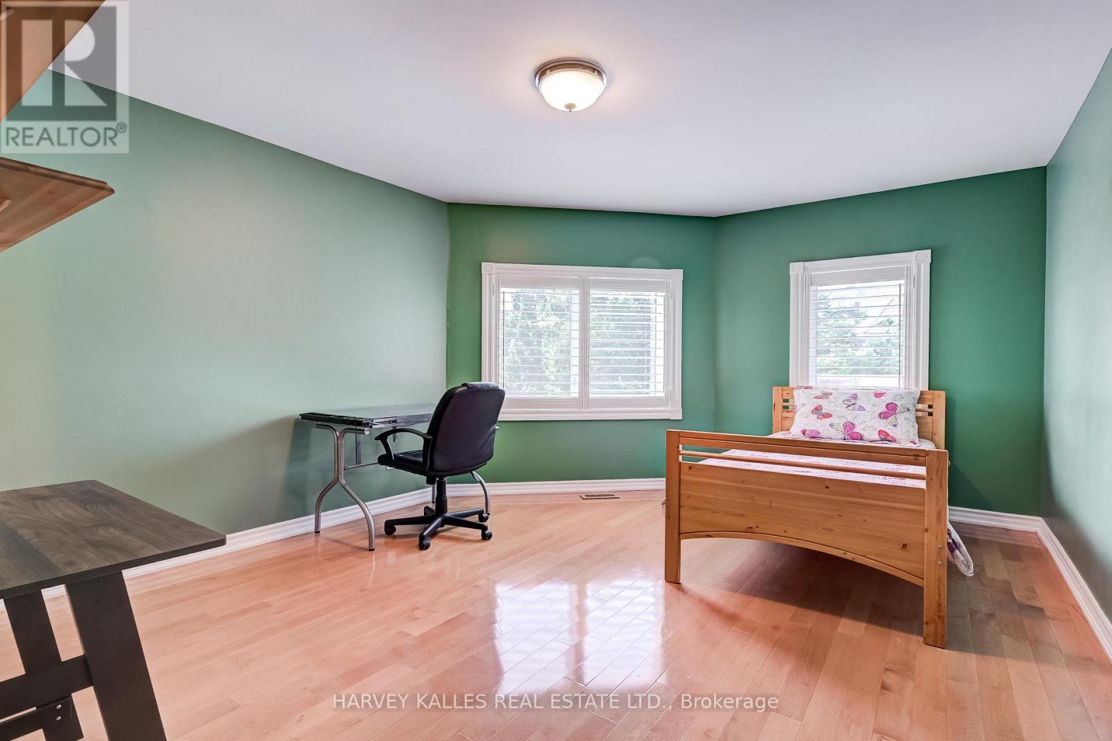 Photo 21 of 5108 Forest Hill Drive, Mississauga ON