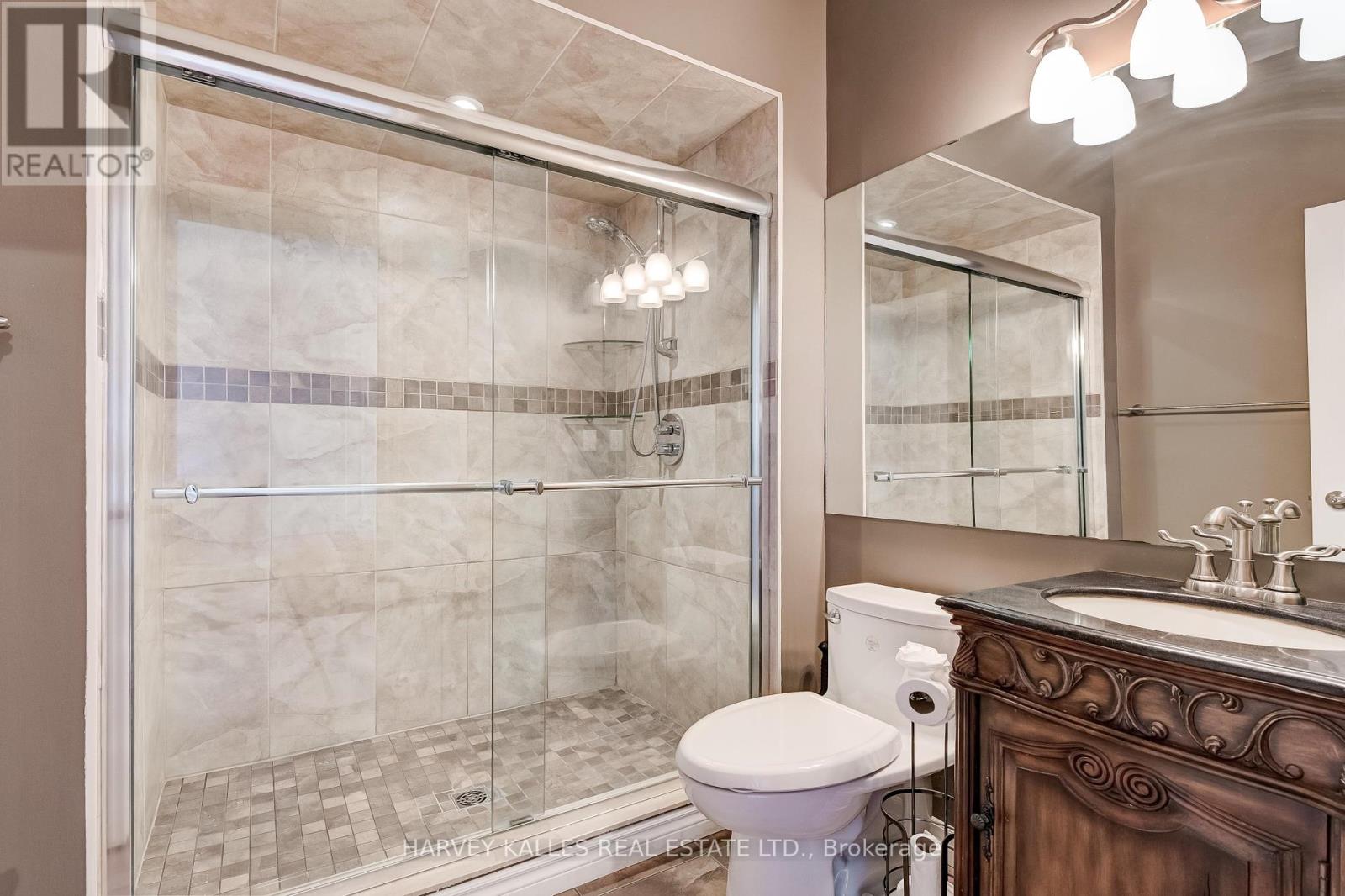 Photo 24 of 5108 Forest Hill Drive, Mississauga ON