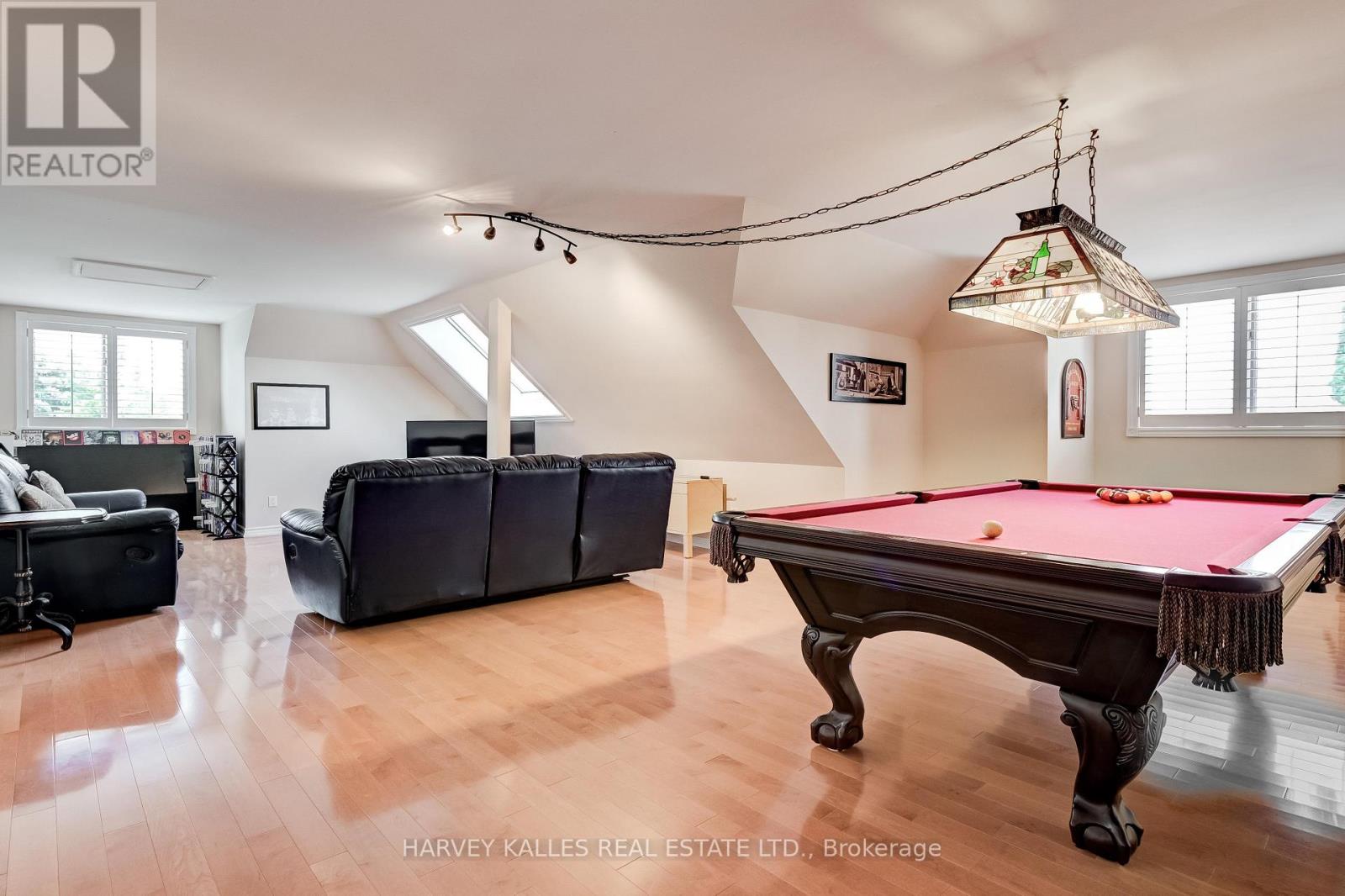 Photo 25 of 5108 Forest Hill Drive, Mississauga ON