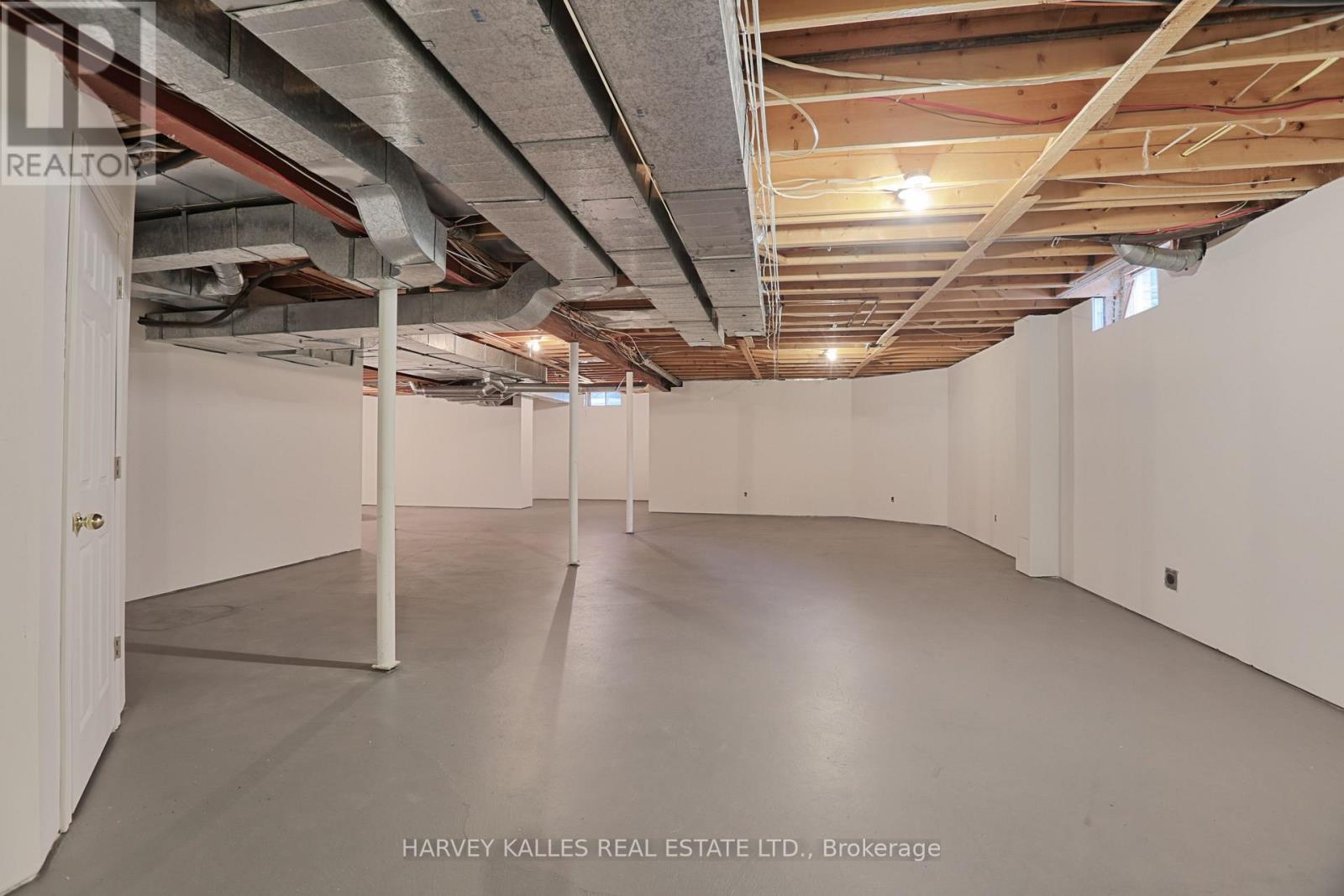 Photo 27 of 5108 Forest Hill Drive, Mississauga ON
