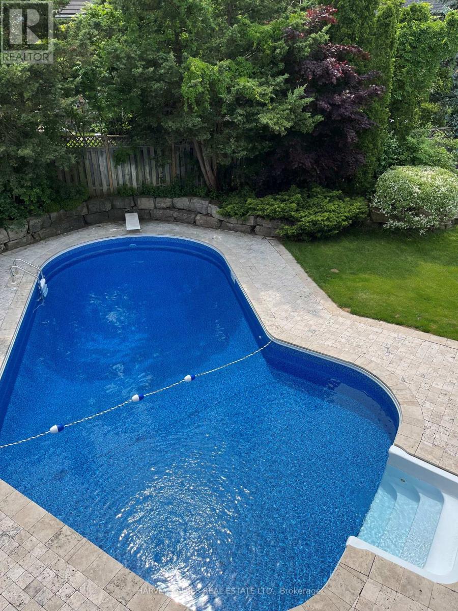 Photo 31 of 5108 Forest Hill Drive, Mississauga ON