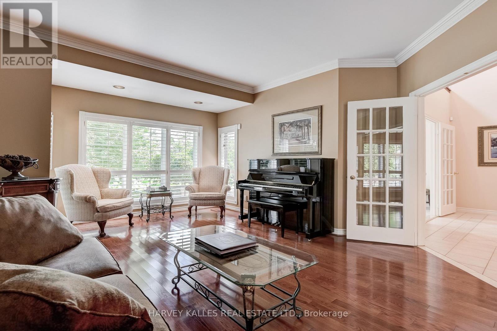 Photo 6 of 5108 Forest Hill Drive, Mississauga ON