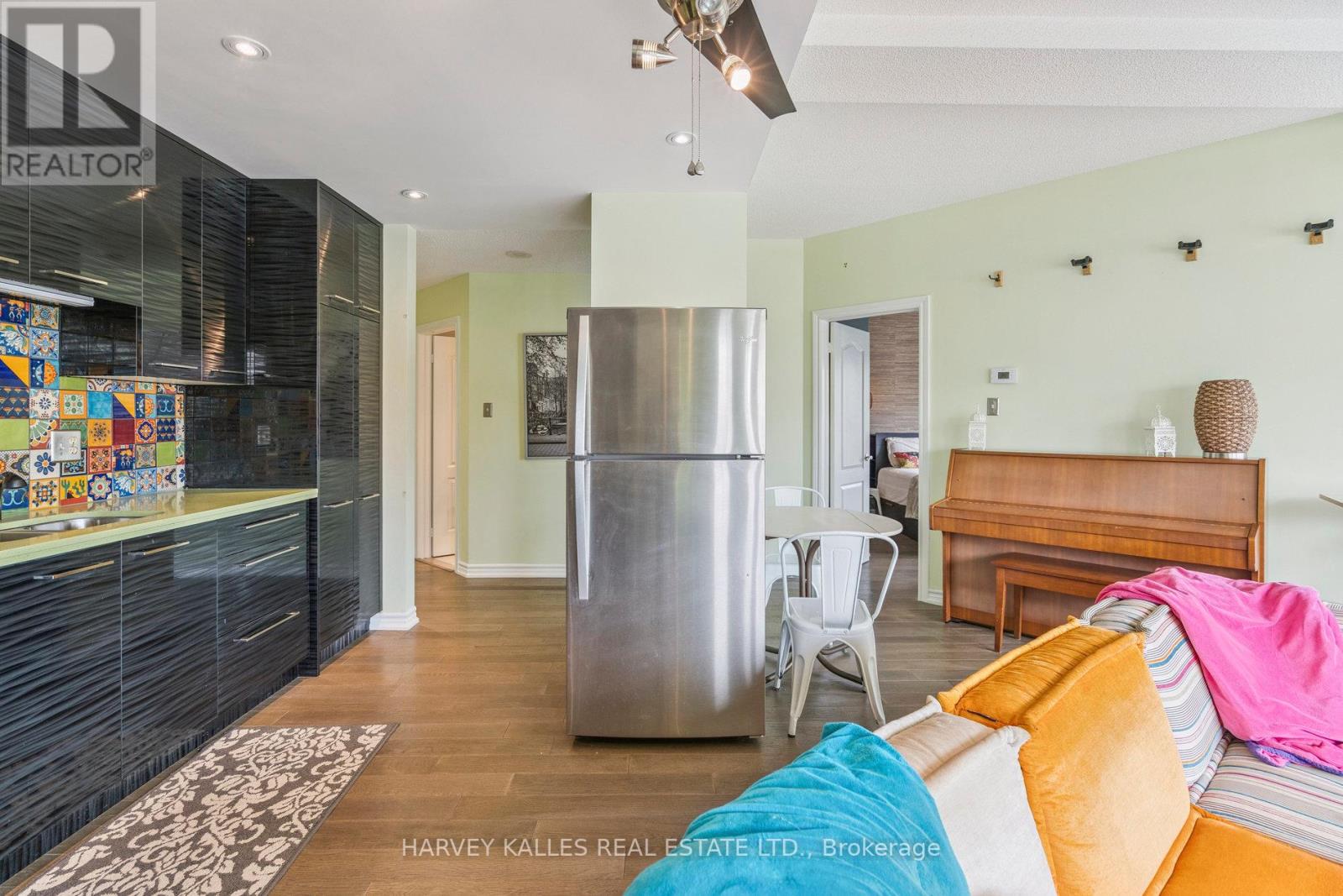 Photo 11 of 414 135 James Street S, Hamilton ON
