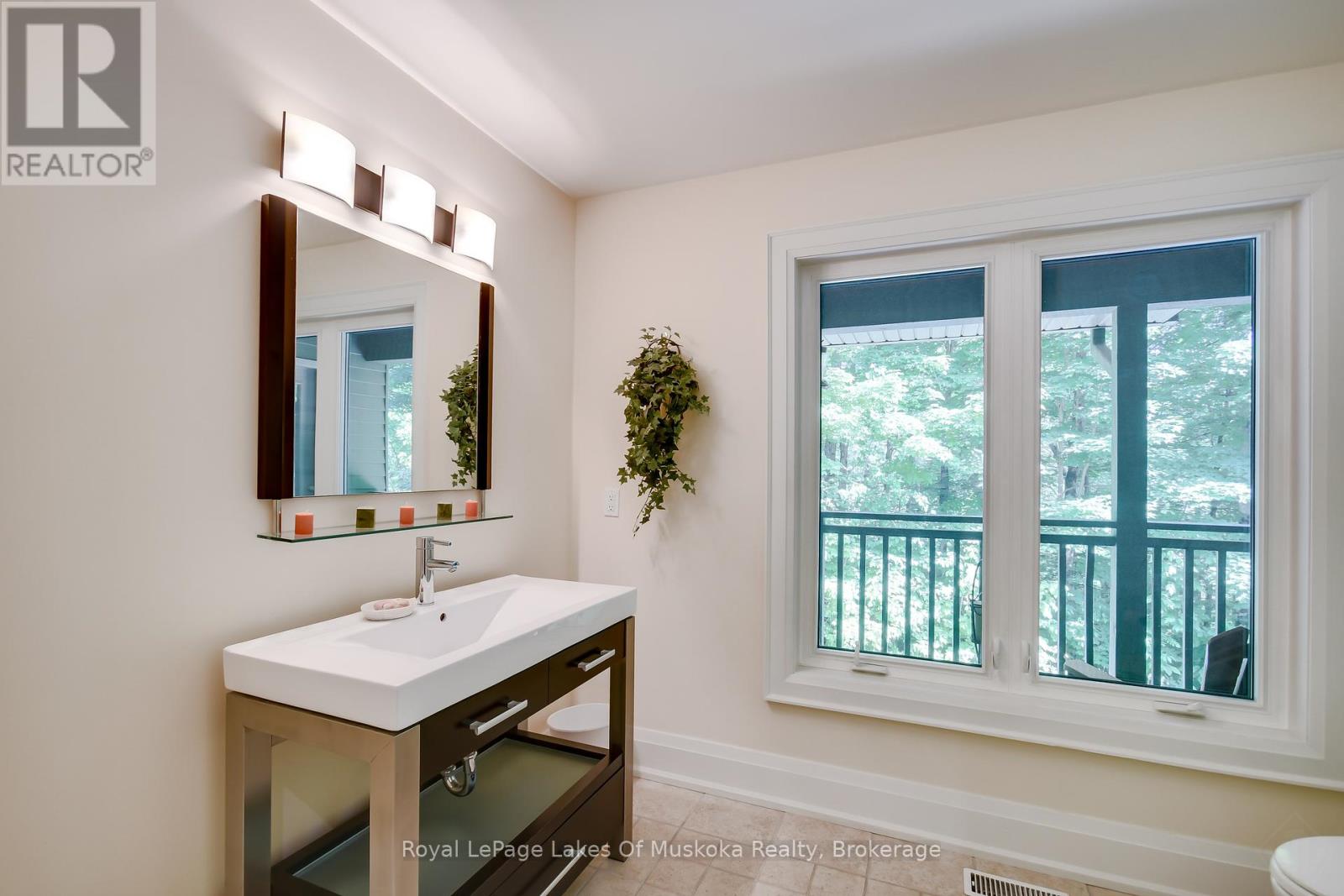 Photo 12 of 759 Williamsport Road, Huntsville ON