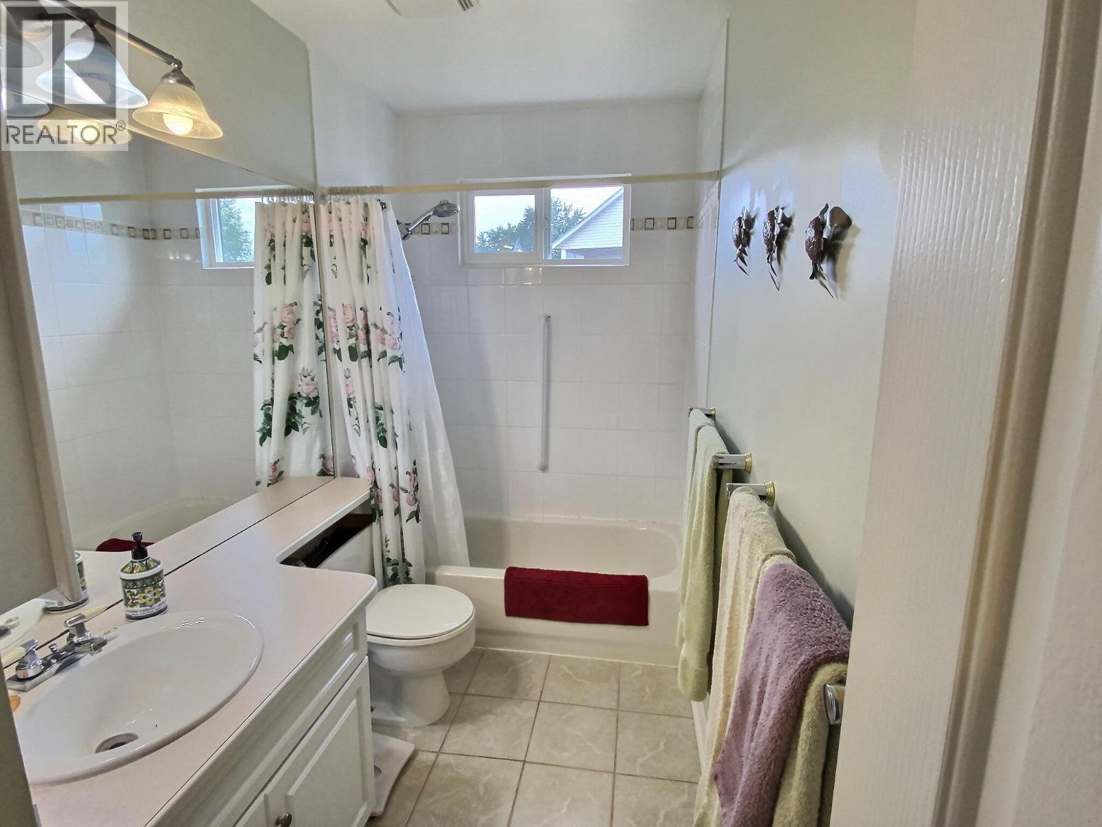 Photo 9 of 416 Larch Street, Chase BC