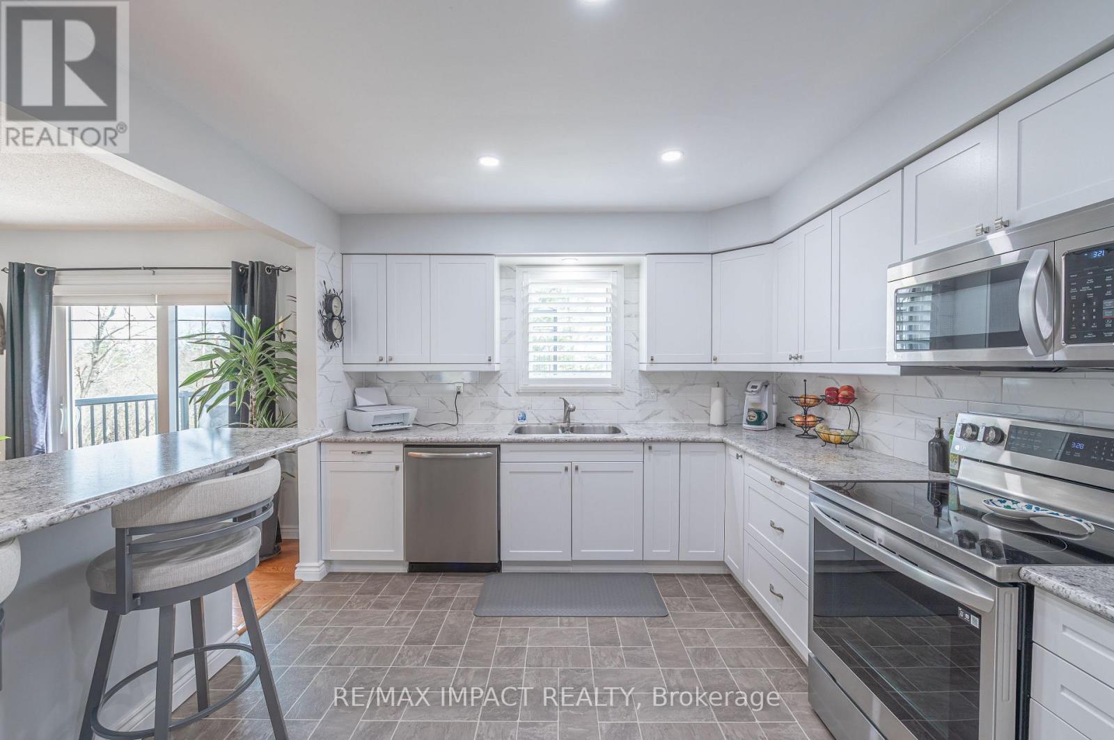 Photo 5 of 10 Cedartree Lane, Kawartha Lakes ON