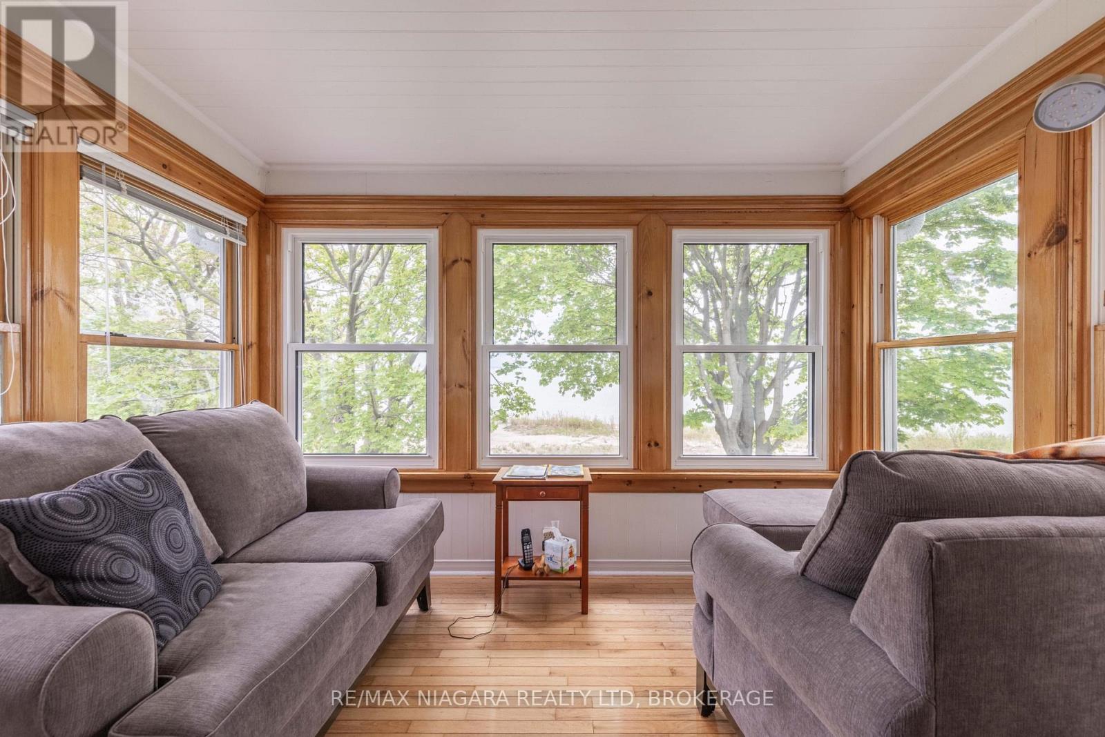 Photo 21 of 183 Maple Lane, Fort Erie ON