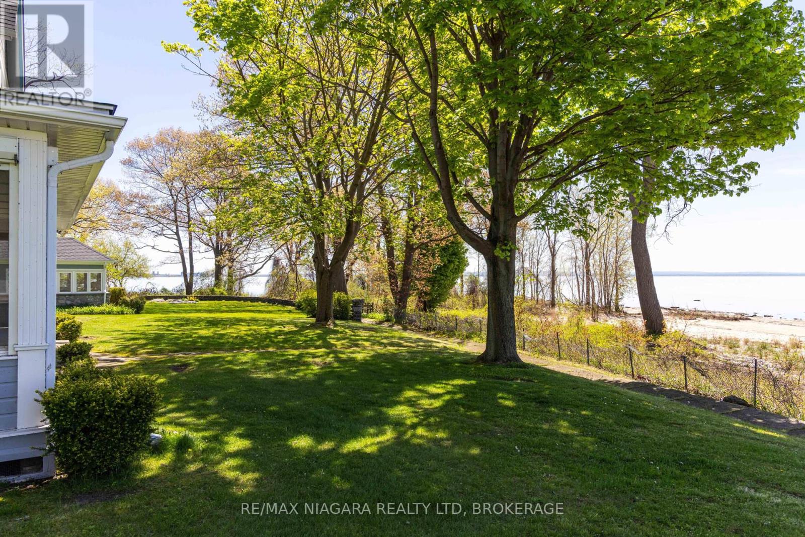 Photo 15 of 183 Maple Lane, Fort Erie ON