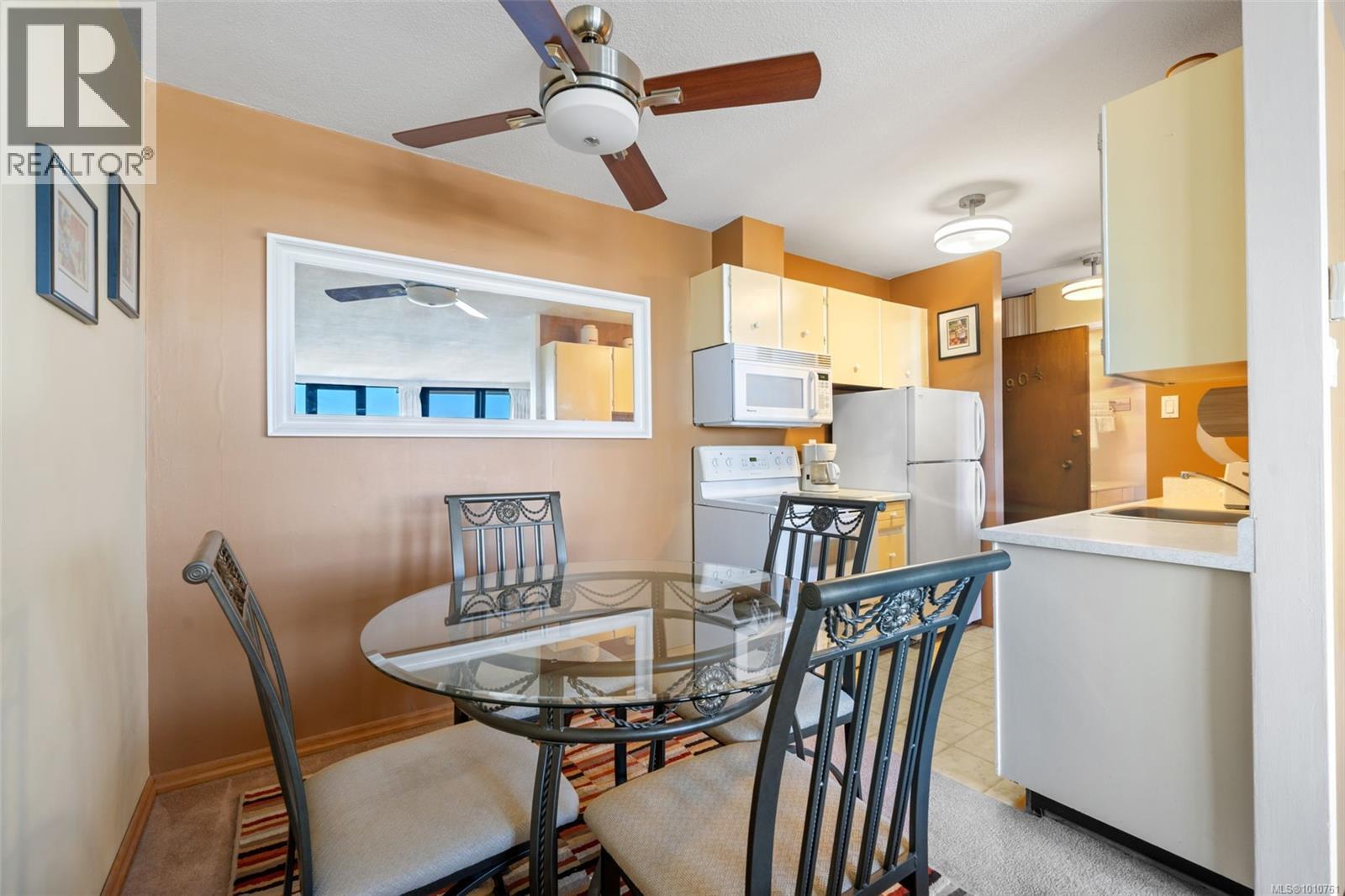 904 647 Michigan St, Victoria